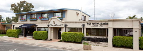 The Town House Motor Inn - Sundowner Goondiwindi - Holiday Find 1