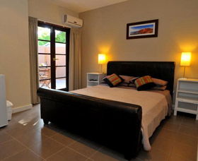 Waikiki Beach Bed And Breakfast - Holiday Find 2