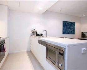 Absolute Waterfront Luxury Apartments - Holiday Find 4