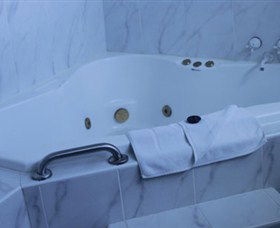 Best Western Elkira Resort Motel - Holiday Find 5