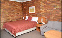 Peter Allen Motor Inn - Tenterfield - Holiday Find 1
