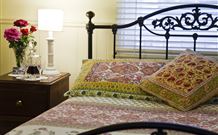 Newcastles Bed And Breakfast - Holiday Find 2