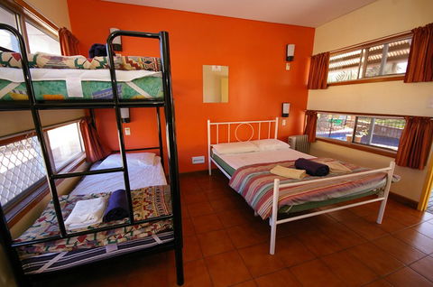 Alice Springs YHA - Holiday Find 7