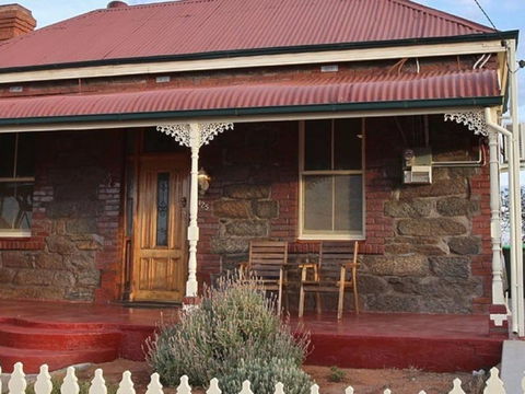Unique Outback Cottages Lunam - Holiday Find 7