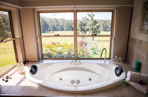 Cosy Cow Farmstay Bed And Breakfast - Holiday Find 1
