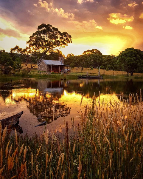 Moonbah Huts - Holiday Find 1