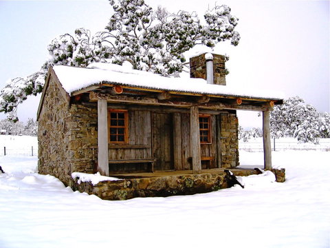 Moonbah Huts - Holiday Find 11