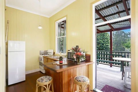 Noosa Avalon Farm Cottages - Holiday Find 15