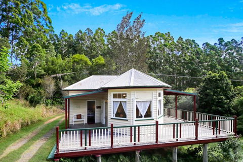 Noosa Avalon Farm Cottages - Holiday Find 17