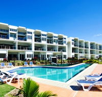 Beachside Magnetic Harbour Apartments - Holiday Find