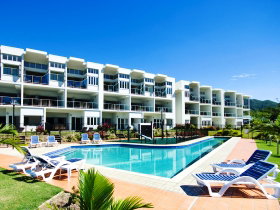 Beachside Magnetic Harbour Apartments - Holiday Find 0