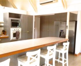 Kellarni Downs Farmstay-Scenic Rim - Holiday Find 3
