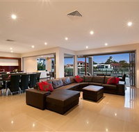 Xanadu Waterfront Elite Holiday Home - Holiday Find