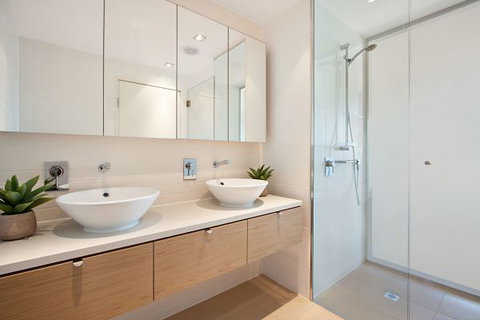 Akuna Waterfront - Holiday Find 10