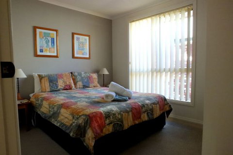 Captain's Quarters Bermagui - Holiday Find 2