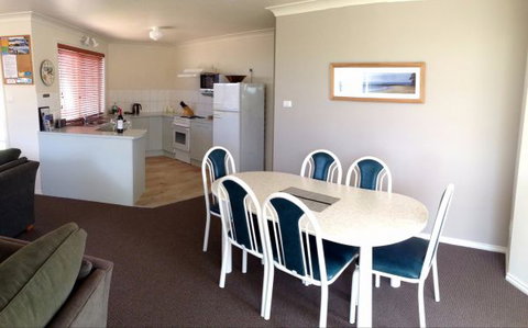 Captain's Quarters Bermagui - Holiday Find 9