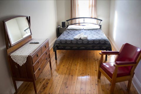 Courthouse Hotel Boorowa - Holiday Find 4