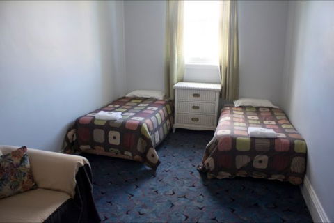 Courthouse Hotel Boorowa - Holiday Find 5