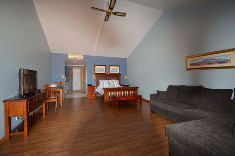 Eldee Station Accommodation, Caravan And Campsites - Holiday Find 7