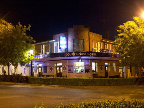 Courthouse Hotel Boorowa - Holiday Find 0