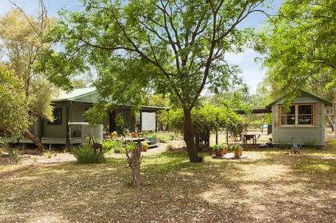 Red Tractor Retreat - Holiday Find 1