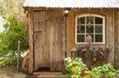 Red Tractor Retreat - Holiday Find 3