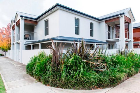 Stay Bathurst - Holiday Find 5