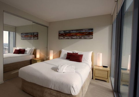 ACD Apartments - Accommodation Corporate Docklands - Holiday Find 2