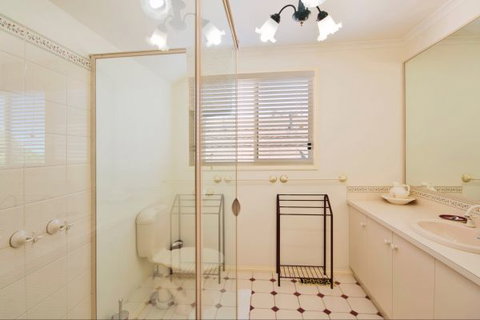 Gateway To The Great Ocean Road B&B - Holiday Find 4