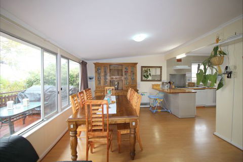Christies Cottage For Holidays And Relocations. - Holiday Find 12