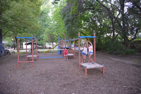 Ardern's Caravan Park, Myrtleford - Holiday Find 4