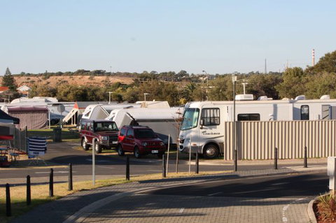 Christies Beach Tourist Park - Holiday Find 3