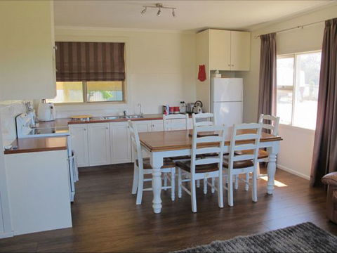 Fensom's Holiday Home - Holiday Find 5