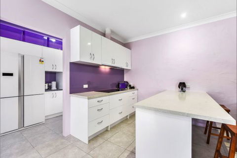 Fensom's Holiday Home - Holiday Find 10