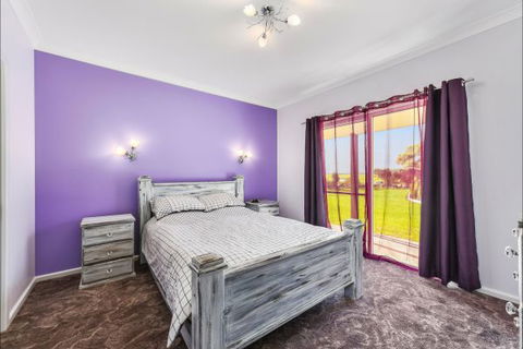 Fensom's Holiday Home - Holiday Find 12