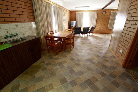 Fensom's Holiday Home - Holiday Find 23