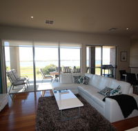 LJ Hooker Goolwa Holiday Rentals - 42 Underwood Avenue Goolwa Beach - Holiday Find