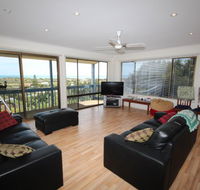 LJ Hooker Goolwa Holiday Rentals - 39 Bradford Road Goolwa Beach - Holiday Find