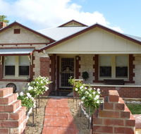 Two Cow Cottage Bed and Breakfast - Holiday Find