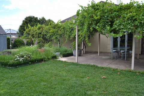 Tin House At Tanunda - Holiday Find 26