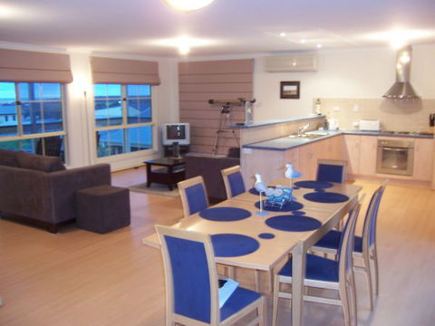 Century 21 SouthCoast: LaScala Skies - Holiday Find 2