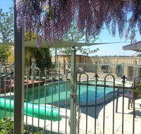 Must Love Dogs BB and Self-Contained Cottage - Holiday Find