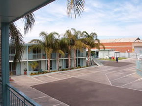 Commodore Motor Inn Mildura - Holiday Find 4