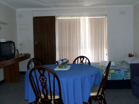 Beachport Motor Inn - Holiday Find 1