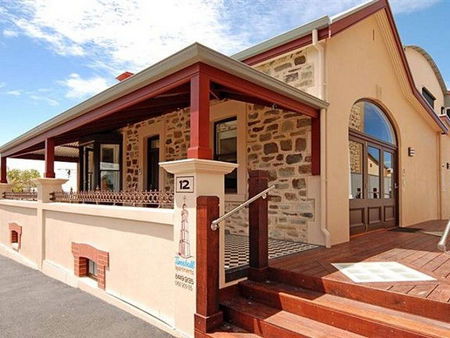 Timeball Apartments - Holiday Find 0