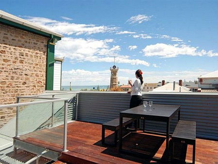 Timeball Apartments - Holiday Find 4