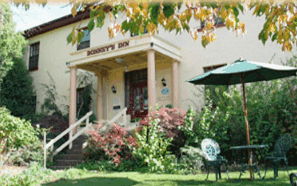 Bonney's Inn - Holiday Find