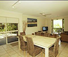 Adrift At Byron Bay - Holiday Find 0