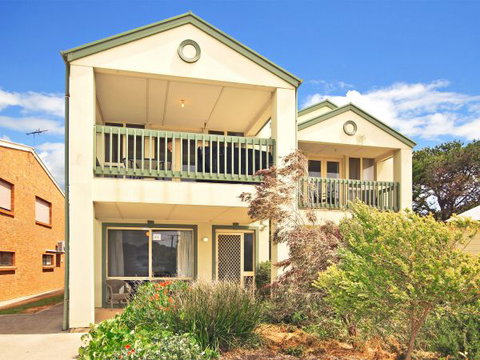 Century 21 SouthCoast: Seaborne Breeze - Holiday Find 0