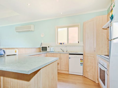 Century 21 SouthCoast: Seaborne Breeze - Holiday Find 1